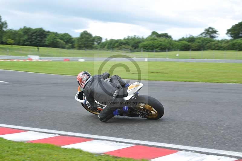 Motorcycle action photographs;Trackday digital images;event digital images;eventdigitalimages;no limits trackday;oulton park;oulton park circuit cheshire;oulton park photographs;peter wileman photography;trackday;trackday photos