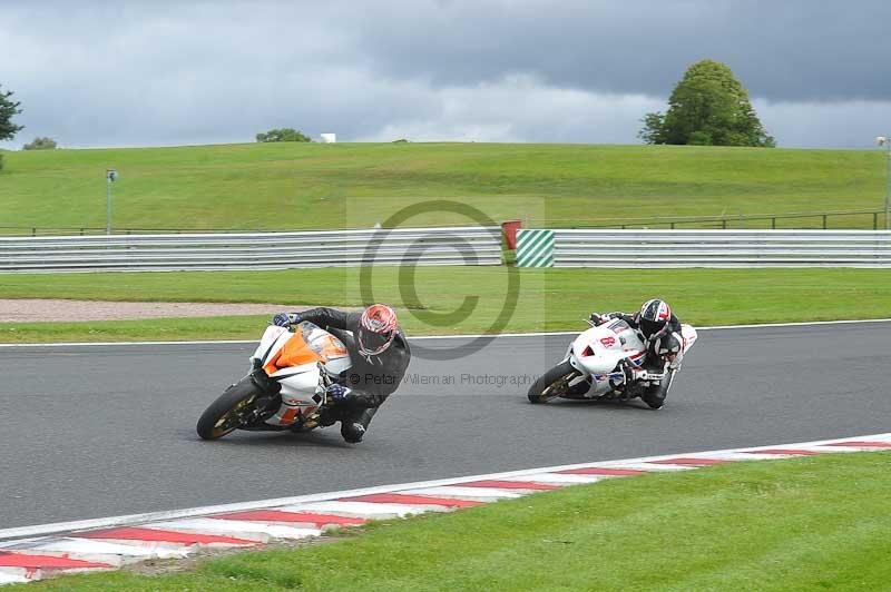 Motorcycle action photographs;Trackday digital images;event digital images;eventdigitalimages;no limits trackday;oulton park;oulton park circuit cheshire;oulton park photographs;peter wileman photography;trackday;trackday photos