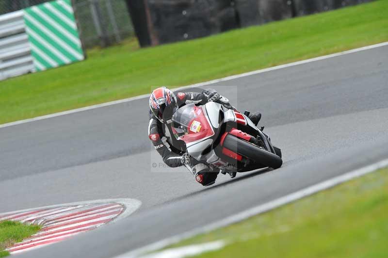 Motorcycle action photographs;Trackday digital images;event digital images;eventdigitalimages;no limits trackday;oulton park;oulton park circuit cheshire;oulton park photographs;peter wileman photography;trackday;trackday photos