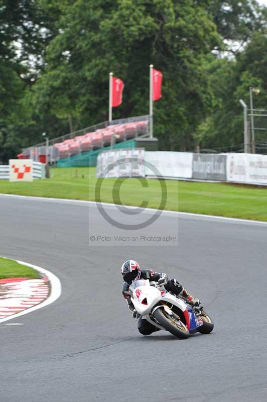 Motorcycle action photographs;Trackday digital images;event digital images;eventdigitalimages;no limits trackday;oulton park;oulton park circuit cheshire;oulton park photographs;peter wileman photography;trackday;trackday photos