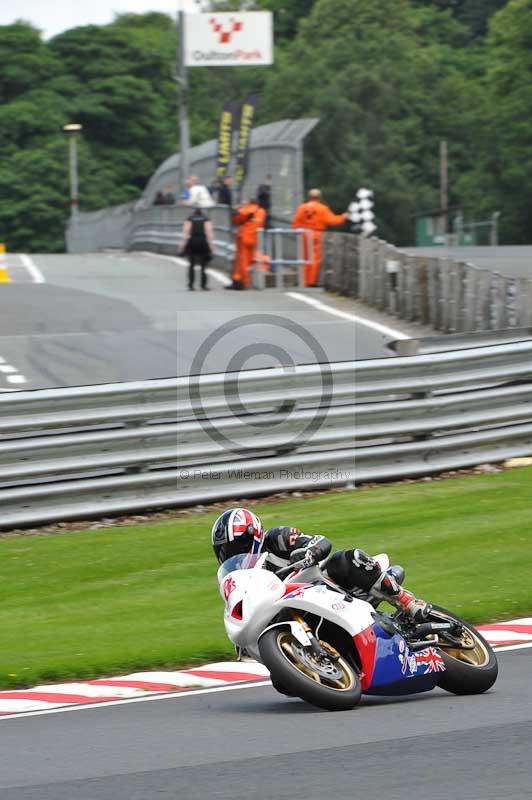 Motorcycle action photographs;Trackday digital images;event digital images;eventdigitalimages;no limits trackday;oulton park;oulton park circuit cheshire;oulton park photographs;peter wileman photography;trackday;trackday photos