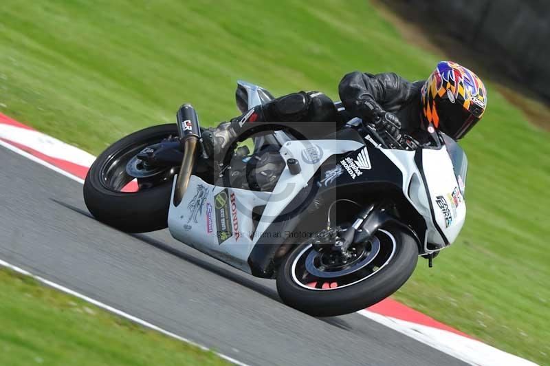 Motorcycle action photographs;Trackday digital images;event digital images;eventdigitalimages;no limits trackday;oulton park;oulton park circuit cheshire;oulton park photographs;peter wileman photography;trackday;trackday photos