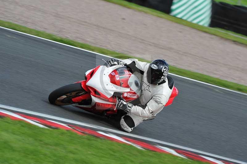 Motorcycle action photographs;Trackday digital images;event digital images;eventdigitalimages;no limits trackday;oulton park;oulton park circuit cheshire;oulton park photographs;peter wileman photography;trackday;trackday photos