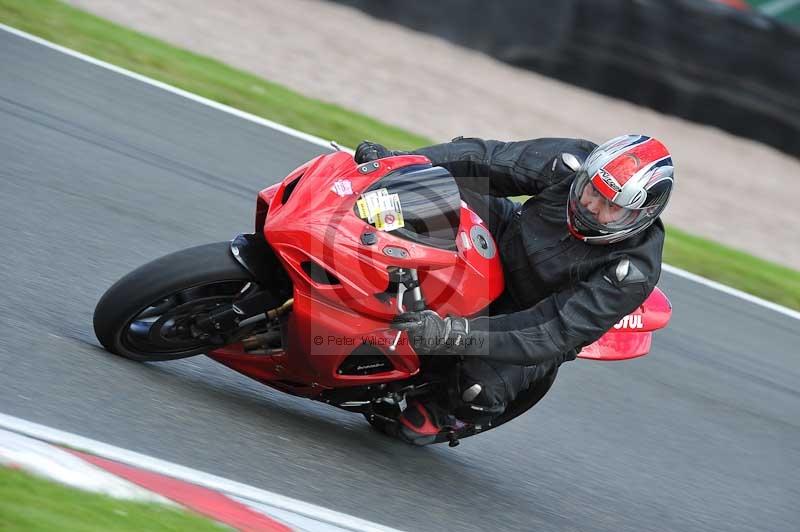 Motorcycle action photographs;Trackday digital images;event digital images;eventdigitalimages;no limits trackday;oulton park;oulton park circuit cheshire;oulton park photographs;peter wileman photography;trackday;trackday photos