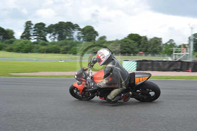 Motorcycle action photographs;Trackday digital images;event digital images;eventdigitalimages;no limits trackday;oulton park;oulton park circuit cheshire;oulton park photographs;peter wileman photography;trackday;trackday photos