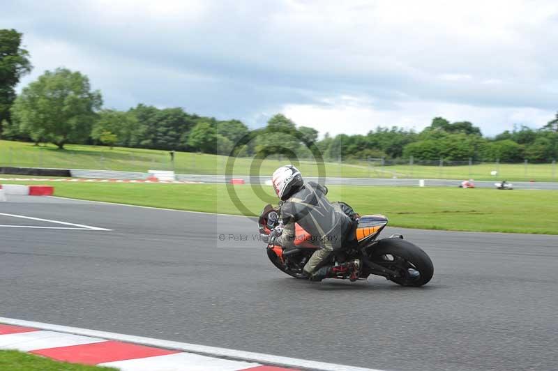 Motorcycle action photographs;Trackday digital images;event digital images;eventdigitalimages;no limits trackday;oulton park;oulton park circuit cheshire;oulton park photographs;peter wileman photography;trackday;trackday photos