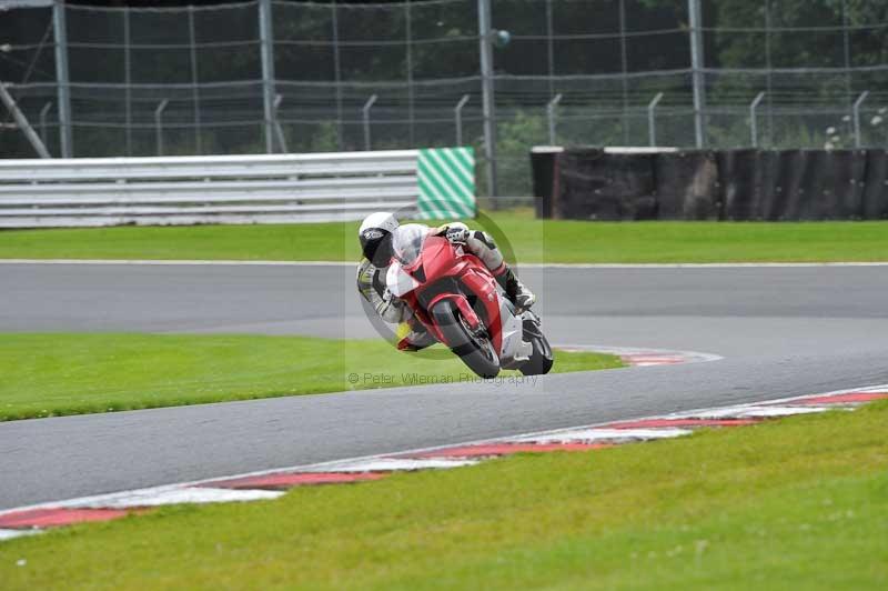 Motorcycle action photographs;Trackday digital images;event digital images;eventdigitalimages;no limits trackday;oulton park;oulton park circuit cheshire;oulton park photographs;peter wileman photography;trackday;trackday photos