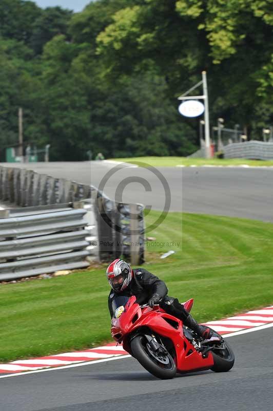 Motorcycle action photographs;Trackday digital images;event digital images;eventdigitalimages;no limits trackday;oulton park;oulton park circuit cheshire;oulton park photographs;peter wileman photography;trackday;trackday photos