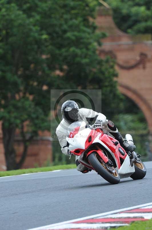 Motorcycle action photographs;Trackday digital images;event digital images;eventdigitalimages;no limits trackday;oulton park;oulton park circuit cheshire;oulton park photographs;peter wileman photography;trackday;trackday photos