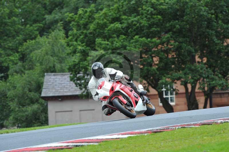 Motorcycle action photographs;Trackday digital images;event digital images;eventdigitalimages;no limits trackday;oulton park;oulton park circuit cheshire;oulton park photographs;peter wileman photography;trackday;trackday photos