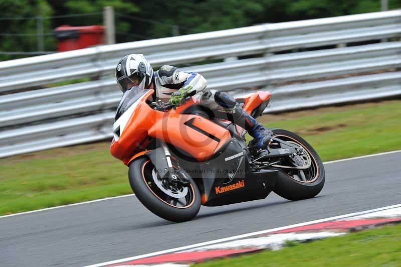 Motorcycle action photographs;Trackday digital images;event digital images;eventdigitalimages;no limits trackday;oulton park;oulton park circuit cheshire;oulton park photographs;peter wileman photography;trackday;trackday photos