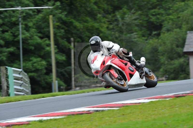 Motorcycle action photographs;Trackday digital images;event digital images;eventdigitalimages;no limits trackday;oulton park;oulton park circuit cheshire;oulton park photographs;peter wileman photography;trackday;trackday photos