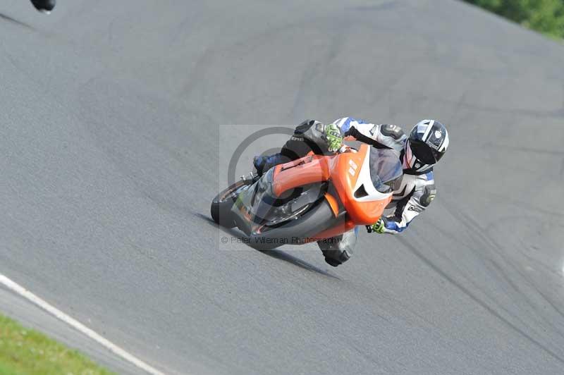 Motorcycle action photographs;Trackday digital images;event digital images;eventdigitalimages;no limits trackday;oulton park;oulton park circuit cheshire;oulton park photographs;peter wileman photography;trackday;trackday photos