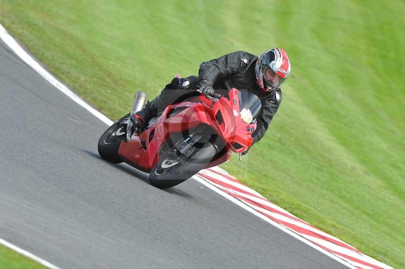 Motorcycle action photographs;Trackday digital images;event digital images;eventdigitalimages;no limits trackday;oulton park;oulton park circuit cheshire;oulton park photographs;peter wileman photography;trackday;trackday photos