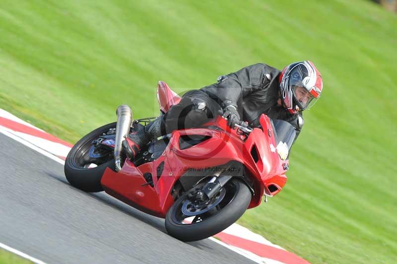 Motorcycle action photographs;Trackday digital images;event digital images;eventdigitalimages;no limits trackday;oulton park;oulton park circuit cheshire;oulton park photographs;peter wileman photography;trackday;trackday photos