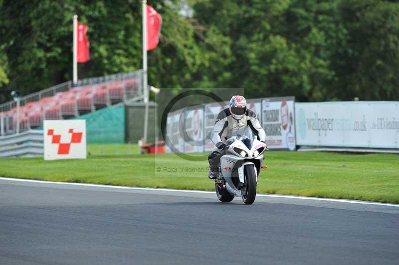 Motorcycle action photographs;Trackday digital images;event digital images;eventdigitalimages;no limits trackday;oulton park;oulton park circuit cheshire;oulton park photographs;peter wileman photography;trackday;trackday photos