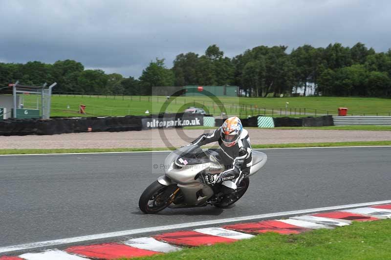 Motorcycle action photographs;Trackday digital images;event digital images;eventdigitalimages;no limits trackday;oulton park;oulton park circuit cheshire;oulton park photographs;peter wileman photography;trackday;trackday photos