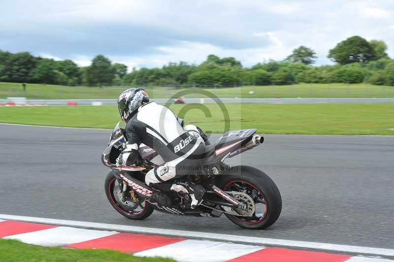 Motorcycle action photographs;Trackday digital images;event digital images;eventdigitalimages;no limits trackday;oulton park;oulton park circuit cheshire;oulton park photographs;peter wileman photography;trackday;trackday photos