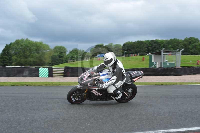 Motorcycle action photographs;Trackday digital images;event digital images;eventdigitalimages;no limits trackday;oulton park;oulton park circuit cheshire;oulton park photographs;peter wileman photography;trackday;trackday photos