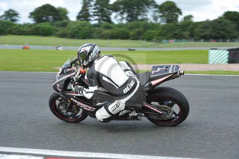 Motorcycle action photographs;Trackday digital images;event digital images;eventdigitalimages;no limits trackday;oulton park;oulton park circuit cheshire;oulton park photographs;peter wileman photography;trackday;trackday photos