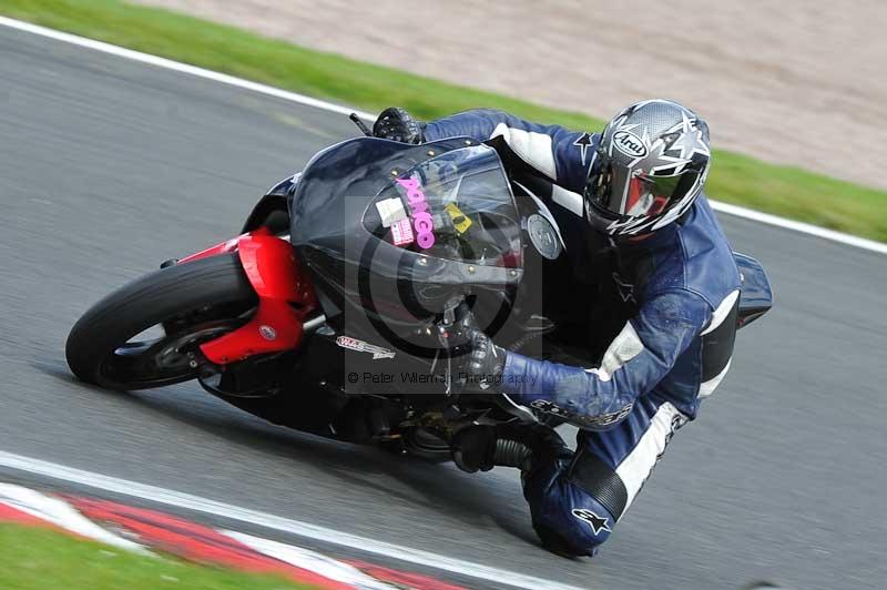 Motorcycle action photographs;Trackday digital images;event digital images;eventdigitalimages;no limits trackday;oulton park;oulton park circuit cheshire;oulton park photographs;peter wileman photography;trackday;trackday photos