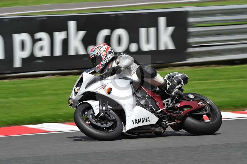 Motorcycle action photographs;Trackday digital images;event digital images;eventdigitalimages;no limits trackday;oulton park;oulton park circuit cheshire;oulton park photographs;peter wileman photography;trackday;trackday photos