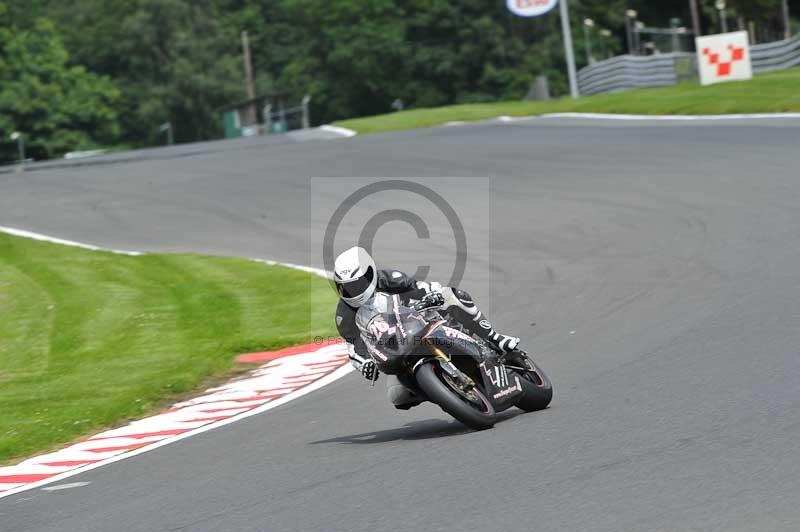 Motorcycle action photographs;Trackday digital images;event digital images;eventdigitalimages;no limits trackday;oulton park;oulton park circuit cheshire;oulton park photographs;peter wileman photography;trackday;trackday photos