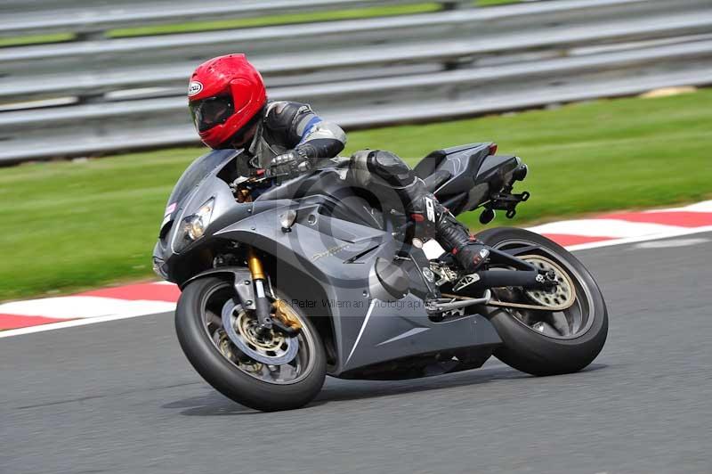 Motorcycle action photographs;Trackday digital images;event digital images;eventdigitalimages;no limits trackday;oulton park;oulton park circuit cheshire;oulton park photographs;peter wileman photography;trackday;trackday photos