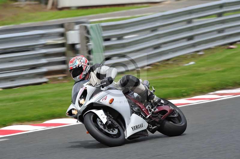 Motorcycle action photographs;Trackday digital images;event digital images;eventdigitalimages;no limits trackday;oulton park;oulton park circuit cheshire;oulton park photographs;peter wileman photography;trackday;trackday photos