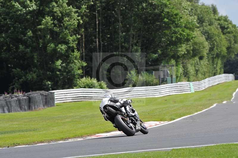 Motorcycle action photographs;Trackday digital images;event digital images;eventdigitalimages;no limits trackday;oulton park;oulton park circuit cheshire;oulton park photographs;peter wileman photography;trackday;trackday photos