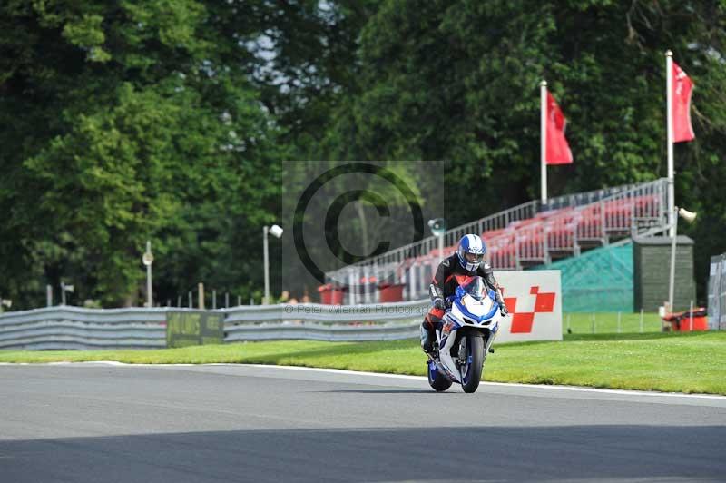 Motorcycle action photographs;Trackday digital images;event digital images;eventdigitalimages;no limits trackday;oulton park;oulton park circuit cheshire;oulton park photographs;peter wileman photography;trackday;trackday photos