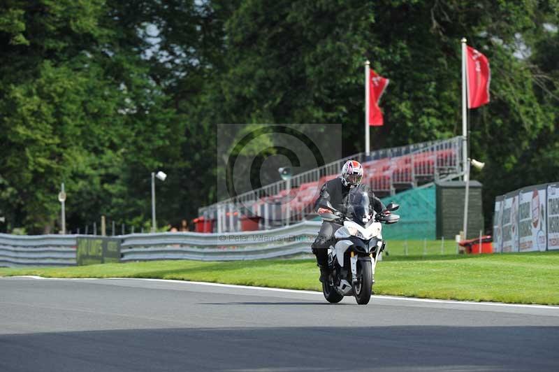 Motorcycle action photographs;Trackday digital images;event digital images;eventdigitalimages;no limits trackday;oulton park;oulton park circuit cheshire;oulton park photographs;peter wileman photography;trackday;trackday photos