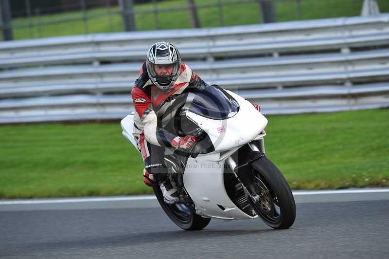 Motorcycle action photographs;Trackday digital images;event digital images;eventdigitalimages;no limits trackday;oulton park;oulton park circuit cheshire;oulton park photographs;peter wileman photography;trackday;trackday photos