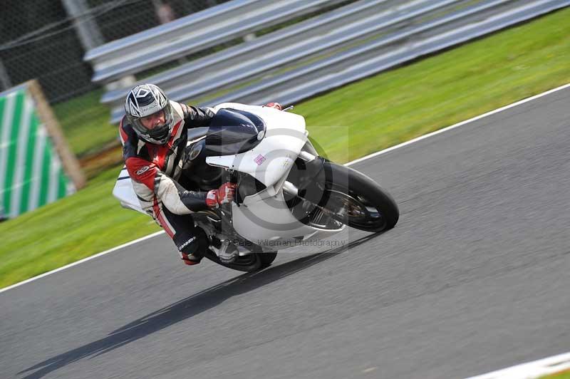 Motorcycle action photographs;Trackday digital images;event digital images;eventdigitalimages;no limits trackday;oulton park;oulton park circuit cheshire;oulton park photographs;peter wileman photography;trackday;trackday photos