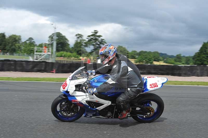 Motorcycle action photographs;Trackday digital images;event digital images;eventdigitalimages;no limits trackday;oulton park;oulton park circuit cheshire;oulton park photographs;peter wileman photography;trackday;trackday photos