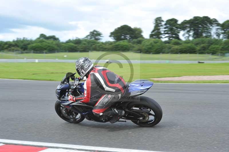 Motorcycle action photographs;Trackday digital images;event digital images;eventdigitalimages;no limits trackday;oulton park;oulton park circuit cheshire;oulton park photographs;peter wileman photography;trackday;trackday photos