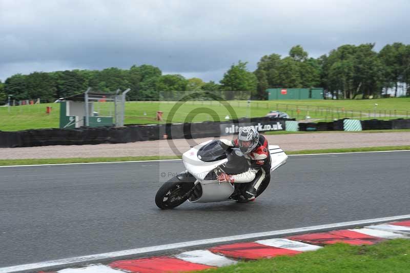 Motorcycle action photographs;Trackday digital images;event digital images;eventdigitalimages;no limits trackday;oulton park;oulton park circuit cheshire;oulton park photographs;peter wileman photography;trackday;trackday photos