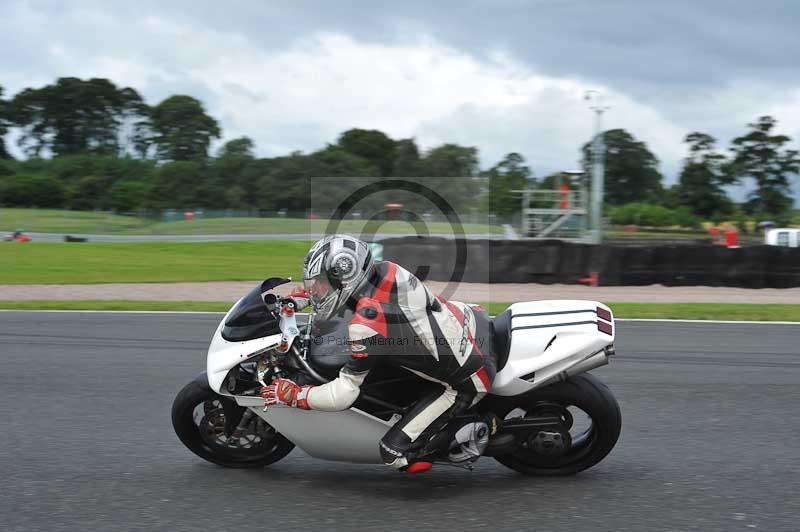 Motorcycle action photographs;Trackday digital images;event digital images;eventdigitalimages;no limits trackday;oulton park;oulton park circuit cheshire;oulton park photographs;peter wileman photography;trackday;trackday photos