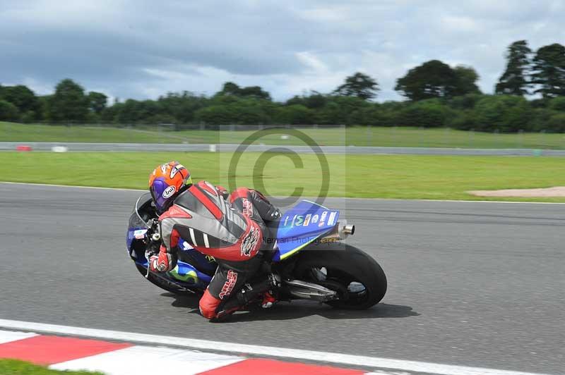 Motorcycle action photographs;Trackday digital images;event digital images;eventdigitalimages;no limits trackday;oulton park;oulton park circuit cheshire;oulton park photographs;peter wileman photography;trackday;trackday photos