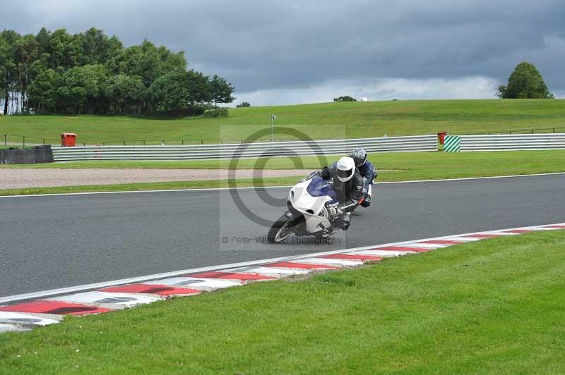 Motorcycle action photographs;Trackday digital images;event digital images;eventdigitalimages;no limits trackday;oulton park;oulton park circuit cheshire;oulton park photographs;peter wileman photography;trackday;trackday photos