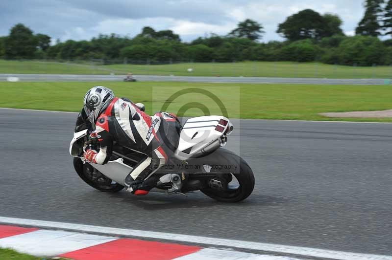 Motorcycle action photographs;Trackday digital images;event digital images;eventdigitalimages;no limits trackday;oulton park;oulton park circuit cheshire;oulton park photographs;peter wileman photography;trackday;trackday photos