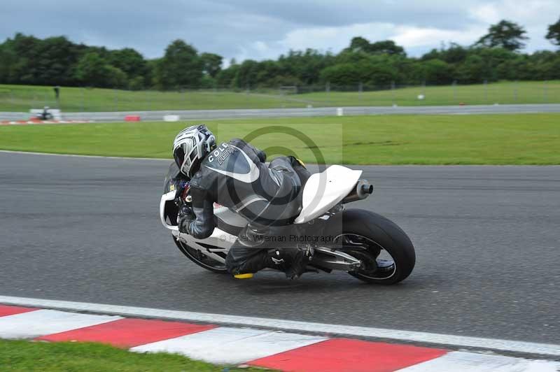 Motorcycle action photographs;Trackday digital images;event digital images;eventdigitalimages;no limits trackday;oulton park;oulton park circuit cheshire;oulton park photographs;peter wileman photography;trackday;trackday photos