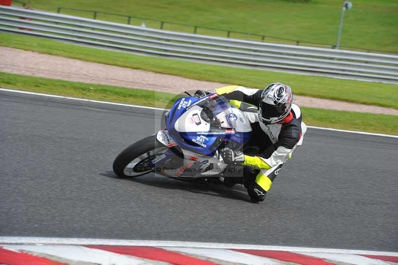 Motorcycle action photographs;Trackday digital images;event digital images;eventdigitalimages;no limits trackday;oulton park;oulton park circuit cheshire;oulton park photographs;peter wileman photography;trackday;trackday photos