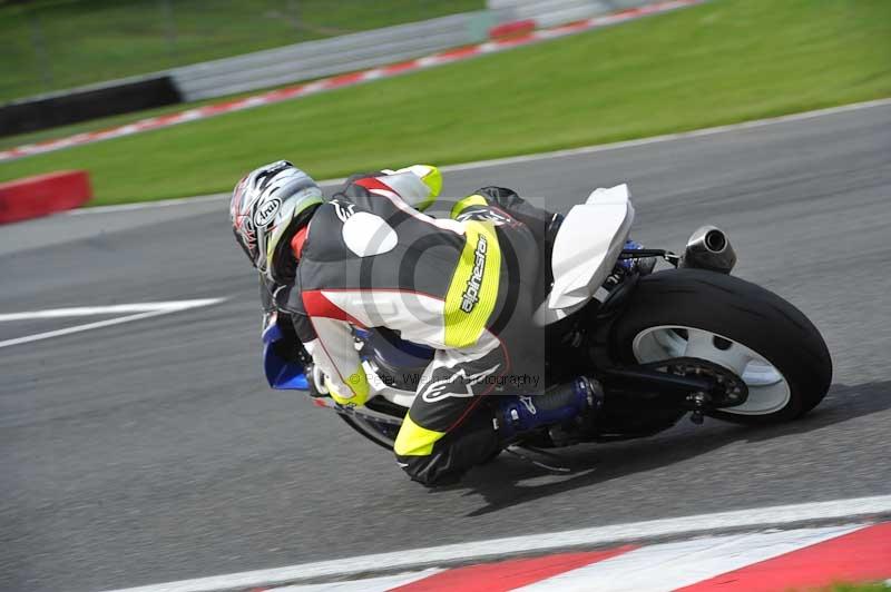 Motorcycle action photographs;Trackday digital images;event digital images;eventdigitalimages;no limits trackday;oulton park;oulton park circuit cheshire;oulton park photographs;peter wileman photography;trackday;trackday photos