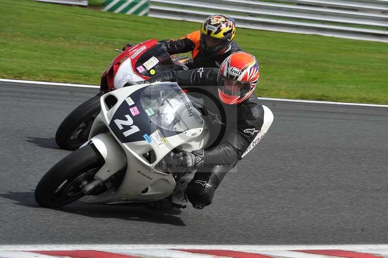 Motorcycle action photographs;Trackday digital images;event digital images;eventdigitalimages;no limits trackday;oulton park;oulton park circuit cheshire;oulton park photographs;peter wileman photography;trackday;trackday photos