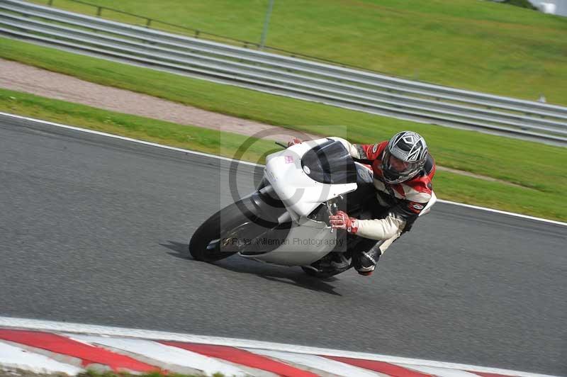 Motorcycle action photographs;Trackday digital images;event digital images;eventdigitalimages;no limits trackday;oulton park;oulton park circuit cheshire;oulton park photographs;peter wileman photography;trackday;trackday photos