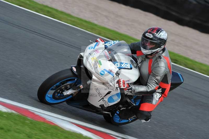 Motorcycle action photographs;Trackday digital images;event digital images;eventdigitalimages;no limits trackday;oulton park;oulton park circuit cheshire;oulton park photographs;peter wileman photography;trackday;trackday photos