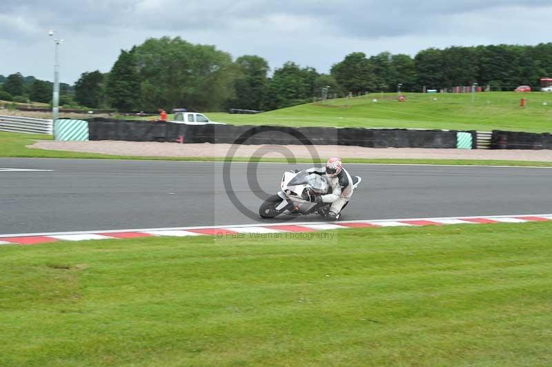 Motorcycle action photographs;Trackday digital images;event digital images;eventdigitalimages;no limits trackday;oulton park;oulton park circuit cheshire;oulton park photographs;peter wileman photography;trackday;trackday photos