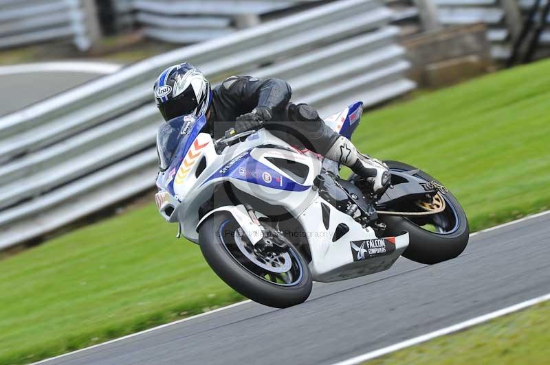 Motorcycle action photographs;Trackday digital images;event digital images;eventdigitalimages;no limits trackday;oulton park;oulton park circuit cheshire;oulton park photographs;peter wileman photography;trackday;trackday photos