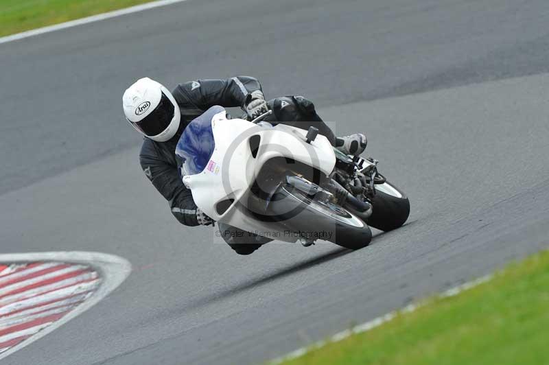 Motorcycle action photographs;Trackday digital images;event digital images;eventdigitalimages;no limits trackday;oulton park;oulton park circuit cheshire;oulton park photographs;peter wileman photography;trackday;trackday photos